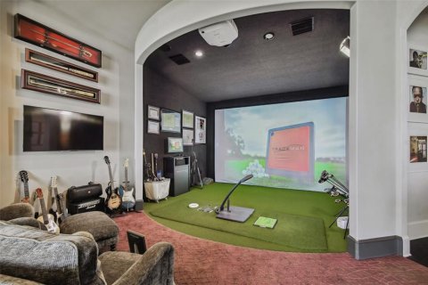 House in Tampa, Florida 6 bedrooms, 646.51 sq.m. № 2122536 - photo 7