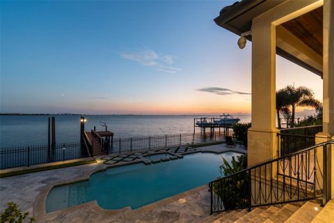 House in Tampa, Florida 6 bedrooms, 646.51 sq.m. № 2122536 - photo 14