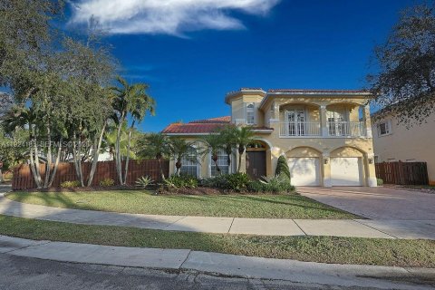 Casa en venta en Doral, Florida, 5 dormitorios, 333.52 m2 № 1982735 - foto 2