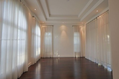 Casa en venta en Doral, Florida, 5 dormitorios, 333.52 m2 № 1982735 - foto 6