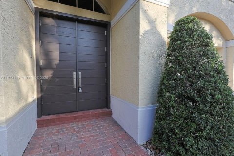 Casa en venta en Doral, Florida, 5 dormitorios, 333.52 m2 № 1982735 - foto 3