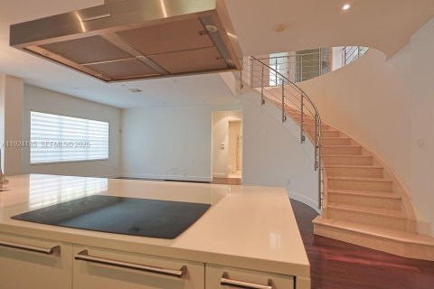 Casa en venta en Doral, Florida, 5 dormitorios, 333.52 m2 № 1982735 - foto 20