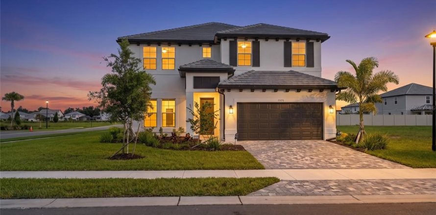 House in Sarasota, Florida 5 bedrooms, 311.13 sq.m. № 2350157