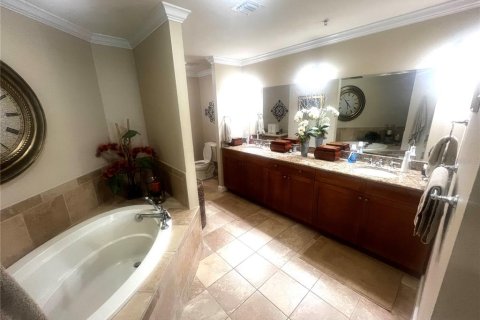Condominio en venta en Orlando, Florida, 3 dormitorios, 222.87 m2 № 1825359 - foto 9