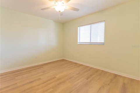 Condo in Englewood, Florida, 2 bedrooms  № 1837482 - photo 19