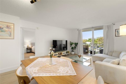 Copropriété à louer à Lauderdale-by-the-Sea, Floride: 1 chambre, 78.04 m2 № 2272171 - photo 2