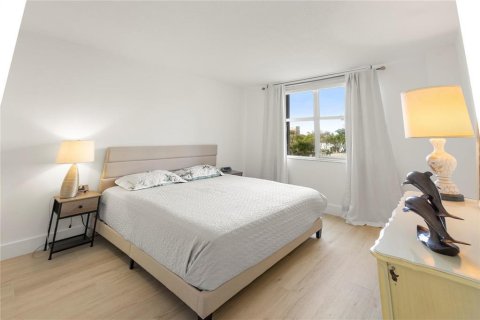 Copropriété à louer à Lauderdale-by-the-Sea, Floride: 1 chambre, 78.04 m2 № 2272171 - photo 7
