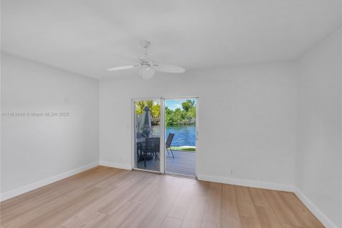 Купить таунхаус в Форт-Лодердейл, Флорида 2 спальни, 98.1м2, № 1954789 - фото 16