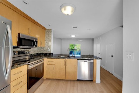 Купить таунхаус в Форт-Лодердейл, Флорида 2 спальни, 98.1м2, № 1954789 - фото 11