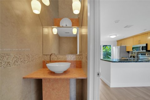 Купить таунхаус в Форт-Лодердейл, Флорида 2 спальни, 98.1м2, № 1954789 - фото 19