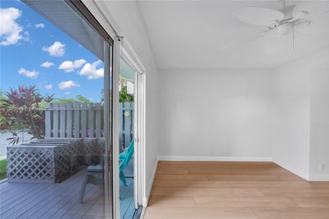 Купить таунхаус в Форт-Лодердейл, Флорида 2 спальни, 98.1м2, № 1954789 - фото 18