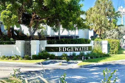 Купить таунхаус в Форт-Лодердейл, Флорида 2 спальни, 98.1м2, № 1954789 - фото 9