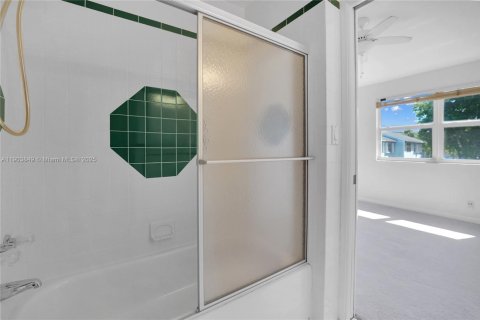 Купить таунхаус в Форт-Лодердейл, Флорида 2 спальни, 98.1м2, № 1954789 - фото 25