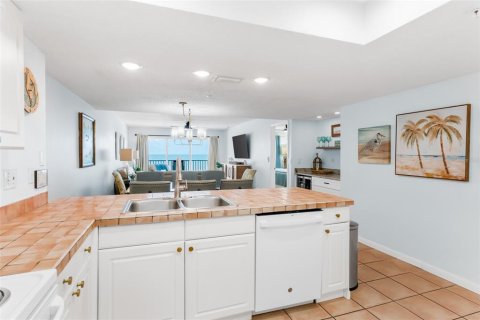 Condominio en venta en Redington Shores, Florida, 3 dormitorios, 130.99 m2 № 1759495 - foto 24