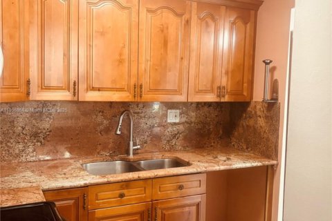 Купить кондоминиум в Майами, Флорида 2 спальни, 78.04м2, № 1967012 - фото 10