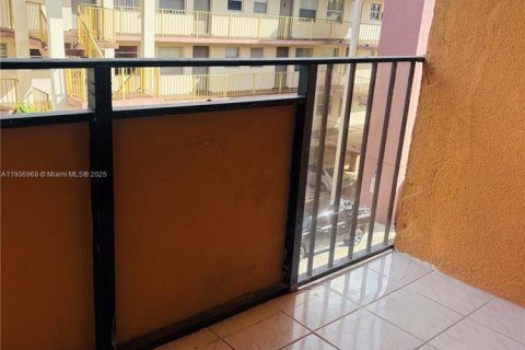 Купить кондоминиум в Майами, Флорида 2 спальни, 78.04м2, № 1967012 - фото 12