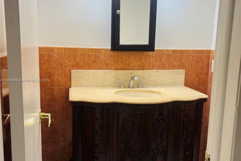 Купить кондоминиум в Майами, Флорида 2 спальни, 78.04м2, № 1967012 - фото 11