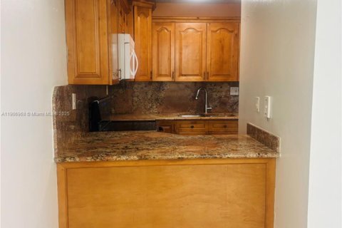 Купить кондоминиум в Майами, Флорида 2 спальни, 78.04м2, № 1967012 - фото 9