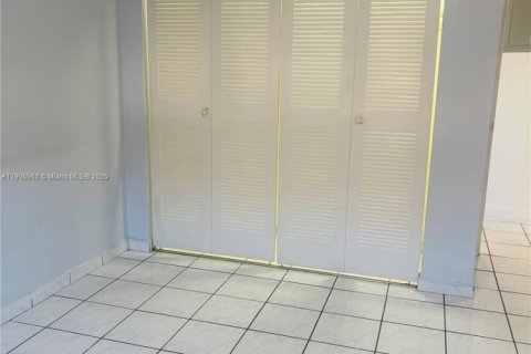 Купить кондоминиум в Майами, Флорида 2 спальни, 78.04м2, № 1967012 - фото 3