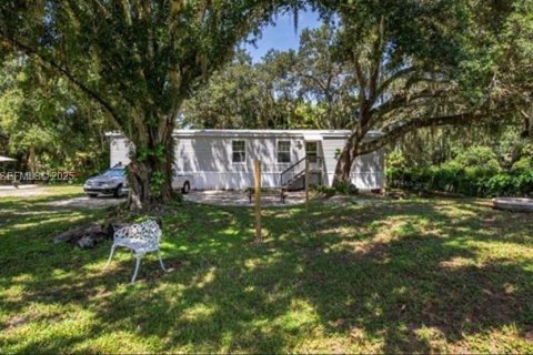 House in Moore Haven, Florida 2 bedrooms № 2076894