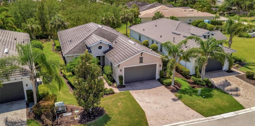 House in Bradenton, Florida 3 bedrooms, 188.96 sq.m. № 1629487