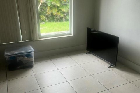 Villa ou maison à louer à Miami Gardens, Floride: 3 chambres, 140.47 m2 № 2400843 - photo 17