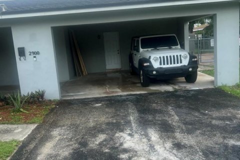 Villa ou maison à louer à Miami Gardens, Floride: 3 chambres, 140.47 m2 № 2400843 - photo 25