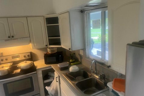 Villa ou maison à louer à Miami Gardens, Floride: 3 chambres, 140.47 m2 № 2400843 - photo 19