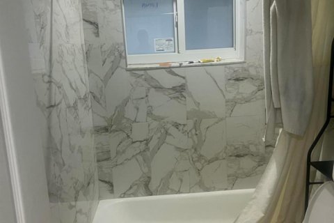 Villa ou maison à louer à Miami Gardens, Floride: 3 chambres, 140.47 m2 № 2400843 - photo 2