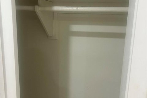 Villa ou maison à louer à Miami Gardens, Floride: 3 chambres, 140.47 m2 № 2400843 - photo 10