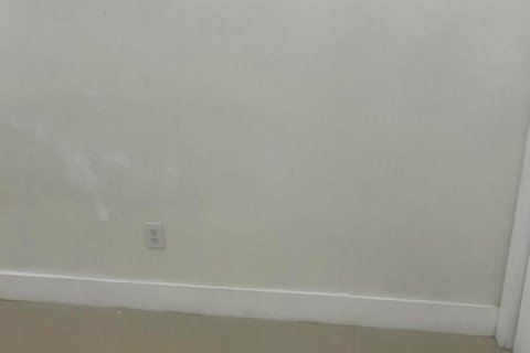 Villa ou maison à louer à Miami Gardens, Floride: 3 chambres, 140.47 m2 № 2400843 - photo 12
