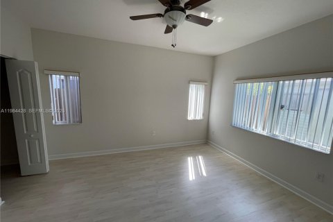 Купить виллу или дом в Хомстед, Флорида 3 спальни, 133.97м2, № 2048130 - фото 19