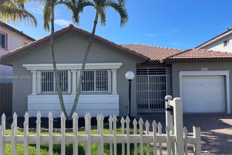 Купить виллу или дом в Хомстед, Флорида 3 спальни, 133.97м2, № 2048130 - фото 2