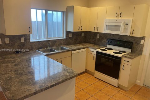 Купить виллу или дом в Хомстед, Флорида 3 спальни, 133.97м2, № 2048130 - фото 29