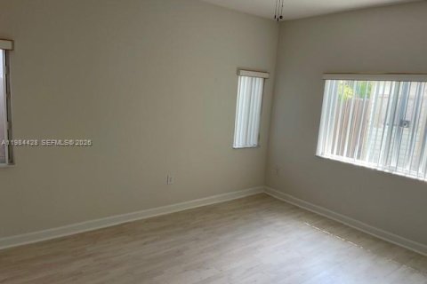 Купить виллу или дом в Хомстед, Флорида 3 спальни, 133.97м2, № 2048130 - фото 15