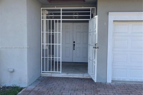 Купить виллу или дом в Хомстед, Флорида 3 спальни, 133.97м2, № 2048130 - фото 7