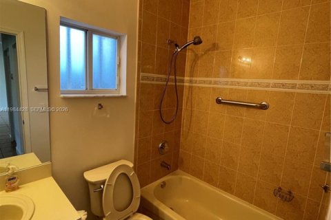 Купить виллу или дом в Хомстед, Флорида 3 спальни, 133.97м2, № 2048130 - фото 14