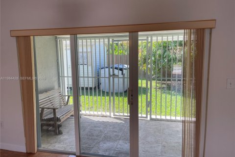 Купить виллу или дом в Хомстед, Флорида 3 спальни, 133.97м2, № 2048130 - фото 27