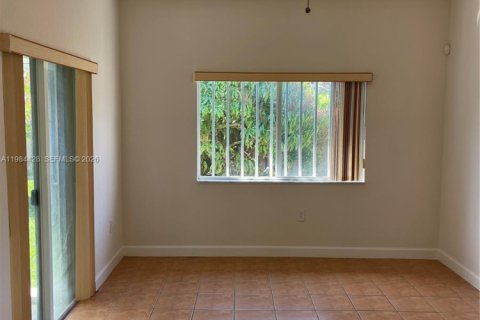 Купить виллу или дом в Хомстед, Флорида 3 спальни, 133.97м2, № 2048130 - фото 28