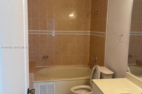 Купить виллу или дом в Хомстед, Флорида 3 спальни, 133.97м2, № 2048130 - фото 24