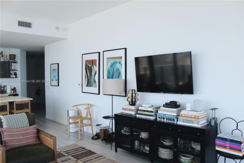 Condominio en venta en Miami, Florida, 4 dormitorios, 173.82 m2 № 1858762 - foto 5