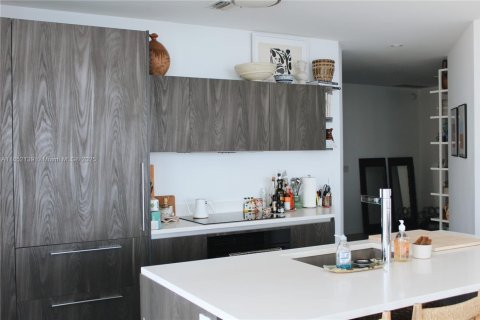 Condominio en venta en Miami, Florida, 4 dormitorios, 173.82 m2 № 1858762 - foto 6