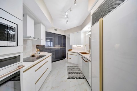 Купить кондоминиум в Холливуд, Флорида 2 спальни, 184.69м2, № 1965853 - фото 10