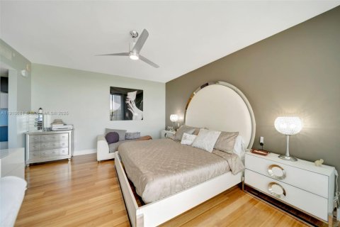 Купить кондоминиум в Холливуд, Флорида 2 спальни, 184.69м2, № 1965853 - фото 16