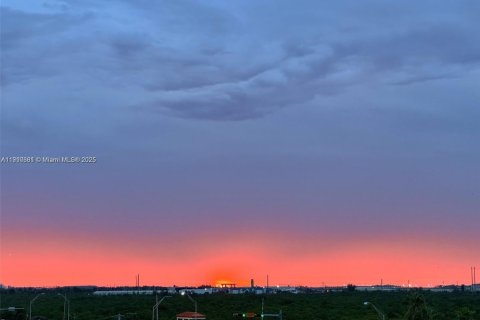 Купить кондоминиум в Холливуд, Флорида 2 спальни, 184.69м2, № 1965853 - фото 23