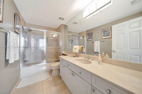 Купить кондоминиум в Холливуд, Флорида 2 спальни, 184.69м2, № 1965853 - фото 14