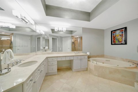 Купить кондоминиум в Холливуд, Флорида 2 спальни, 184.69м2, № 1965853 - фото 12