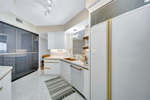 Купить кондоминиум в Холливуд, Флорида 2 спальни, 184.69м2, № 1965853 - фото 8