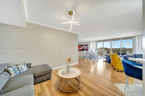 Купить кондоминиум в Холливуд, Флорида 2 спальни, 184.69м2, № 1965853 - фото 6