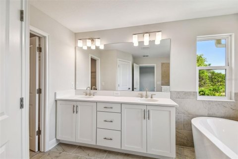 House in Tampa, Florida 4 bedrooms, 223.8 sq.m. № 1152668 - photo 29